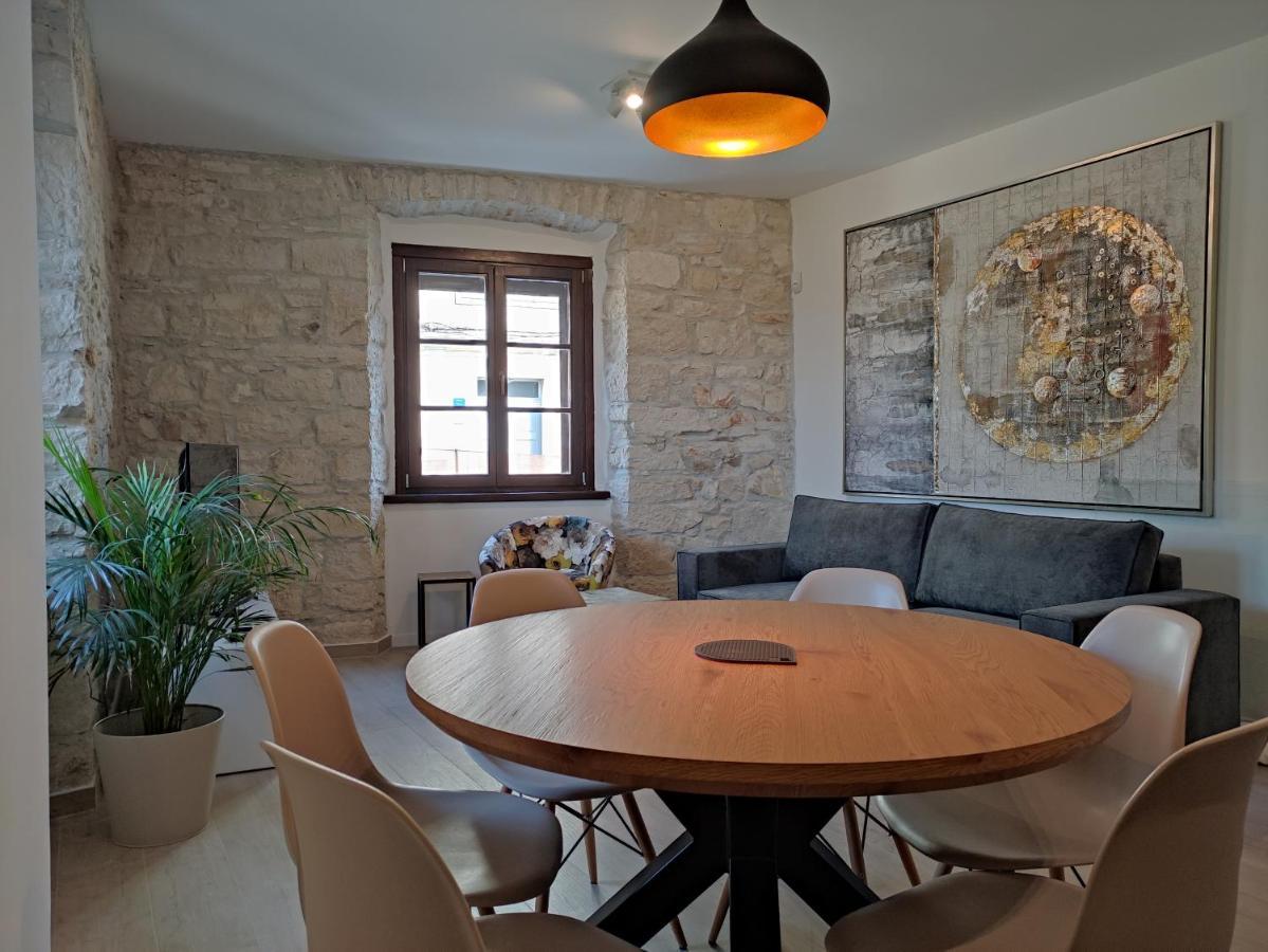 ApartVilla Castropola Bagian luar foto