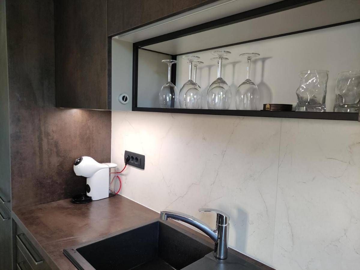 ApartVilla Castropola Bagian luar foto