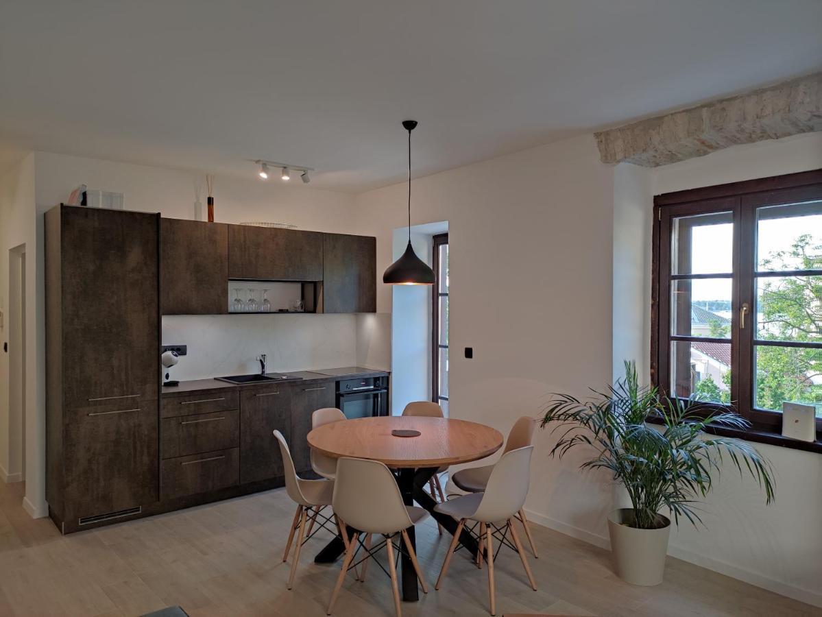 ApartVilla Castropola Bagian luar foto