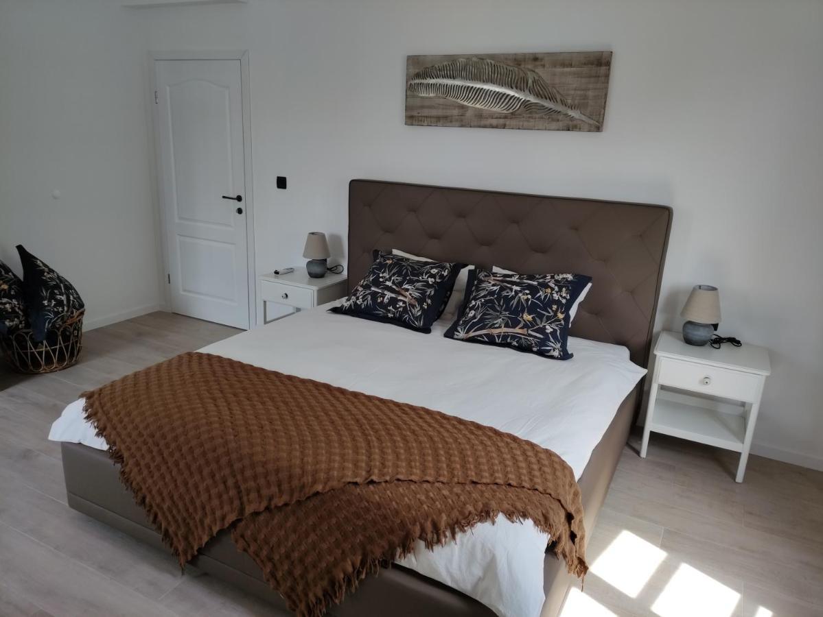 ApartVilla Castropola Bagian luar foto