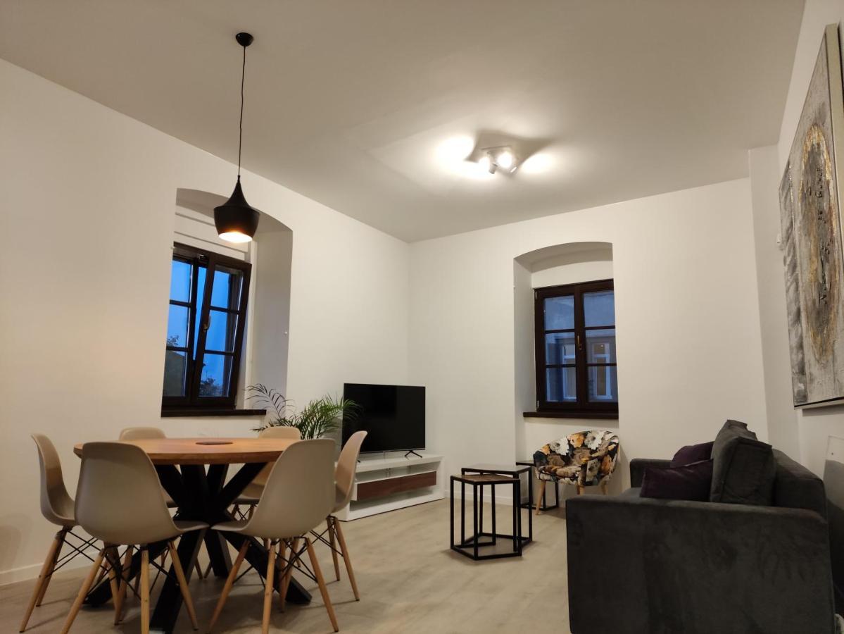 ApartVilla Castropola Bagian luar foto