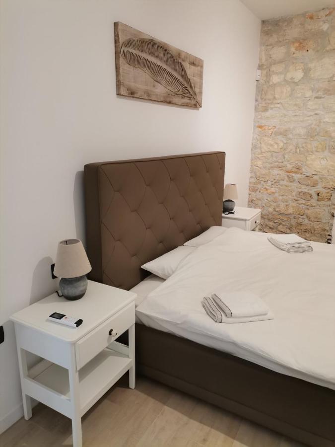 ApartVilla Castropola Bagian luar foto