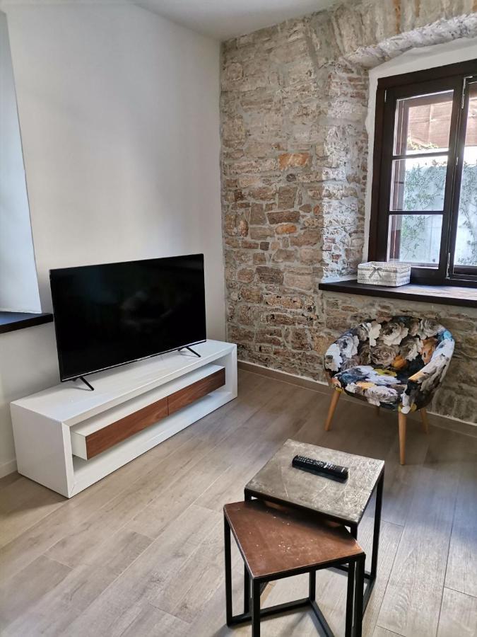 ApartVilla Castropola Bagian luar foto