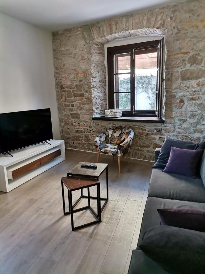 ApartVilla Castropola Bagian luar foto