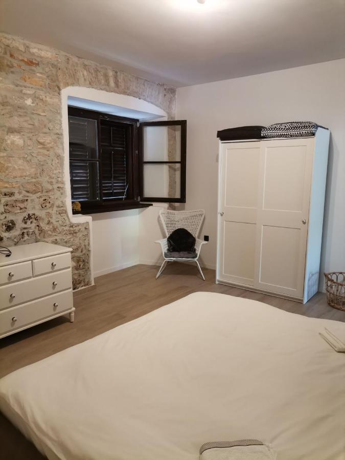 ApartVilla Castropola Bagian luar foto