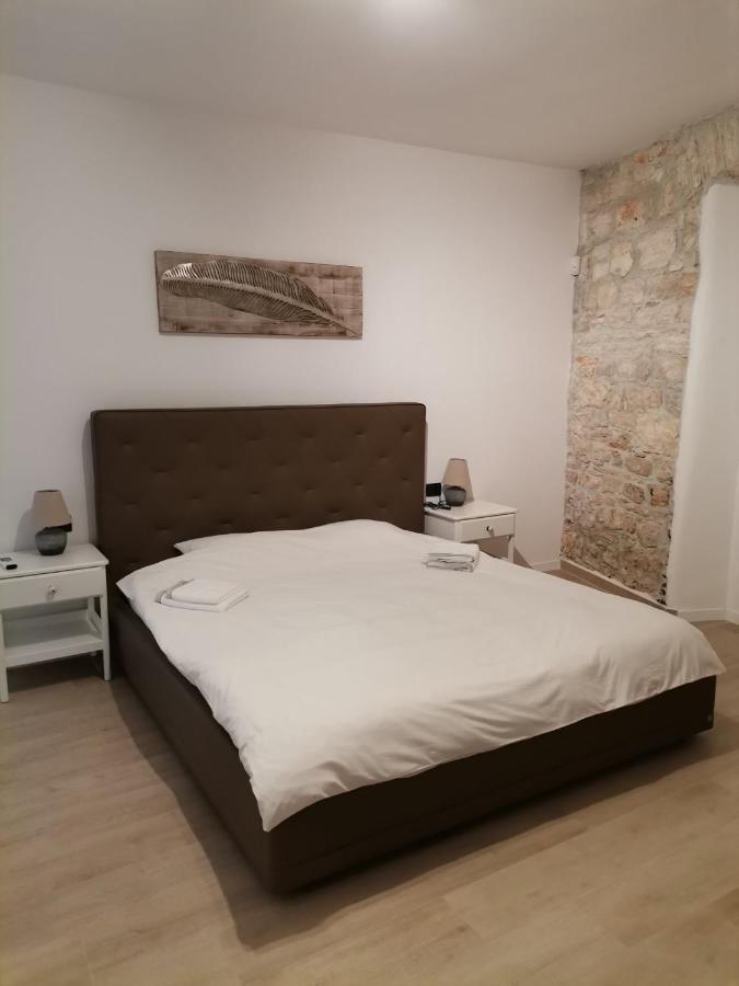 ApartVilla Castropola Bagian luar foto